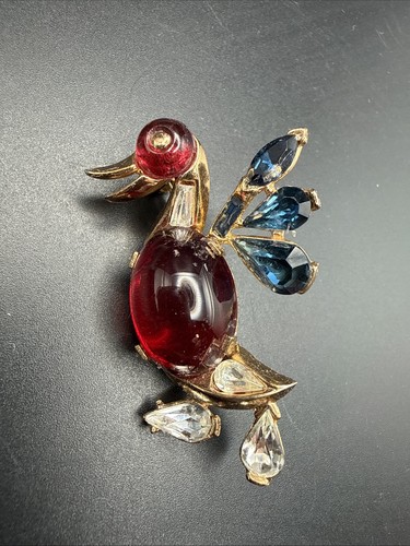 Crown trifari vintage bird - trifari,