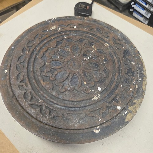 Cast iron round ornate - iron,