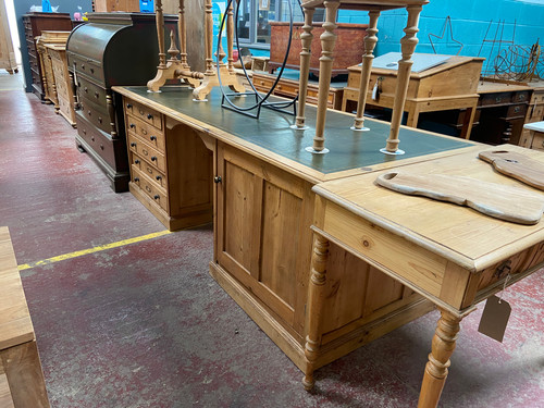 Enormous antique pine - an,