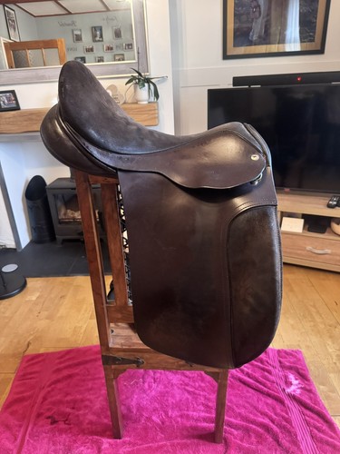 Black country saddle - black,