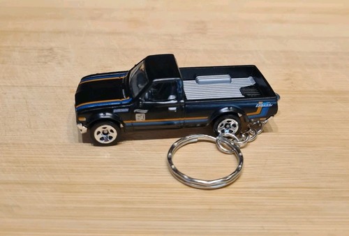 Diecast model datsun 620 - 1/64,