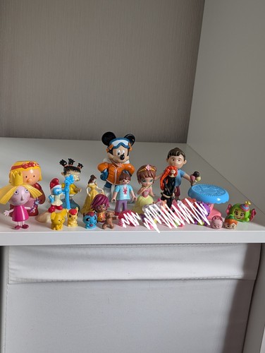 Large bundle figures girls - large,