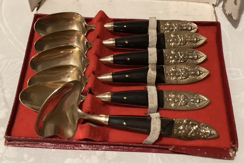 Thai spoons and sugar - thai, spoon