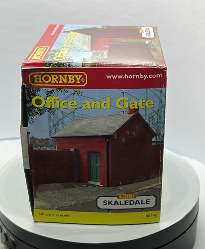 Hornby skaledale office - &, gate