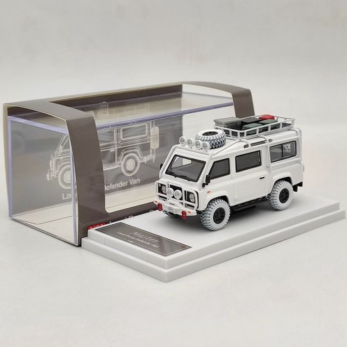 Master defender 4x4 off - 1:64,