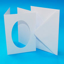 10 White Tri-Fold Oval