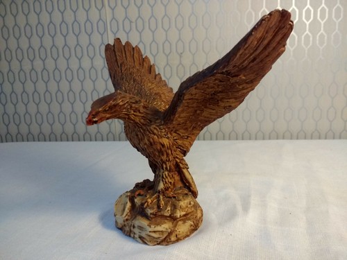 Vintage eagle bird sculpture - bird,