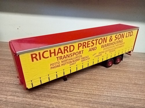 Corgi modern truck heavy - modern,