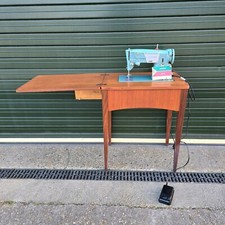 Vintage SINGER 327K Electric Sewing Machine Built into Hideaway Table / Stand.