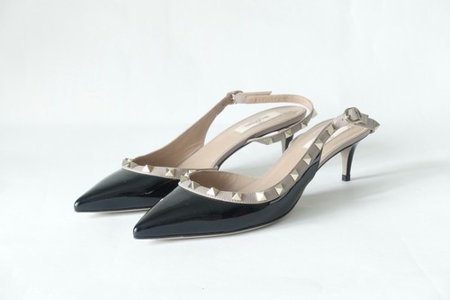 Authentic valentino garavani - valentino,