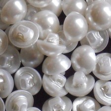 Buttons half pearl shank - half,