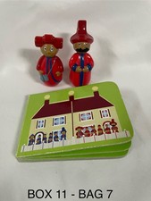 In The Night Garden Mr Mrs Pontipine figures, pontipines wottingers  house book 