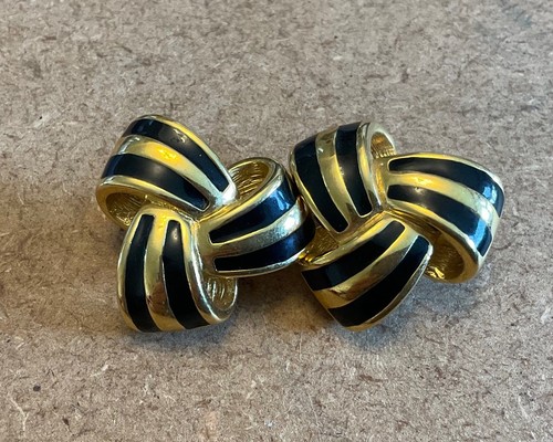 Joan rivers earrings black - rivers,