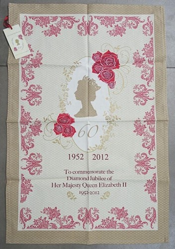 Royal souvenir tea towel - tea, queen