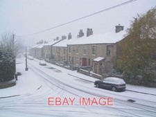 PHOTO  HADFIELD  WINTER BITES EARLY MORNING VILLAGE STREET SCENE IN ROYSTON VASE