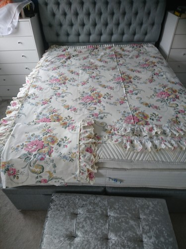 Vintage pair vantona frilled - pair,