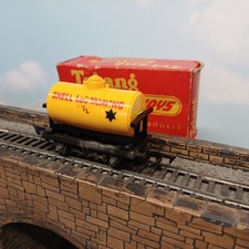 Tri-ang Hornby R211 Shell Lubricating Oil. Tanker Wagon. R.211. Boxed. Vintage.