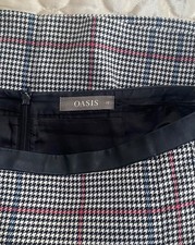 OASIS Size 12 Smart Skirt -