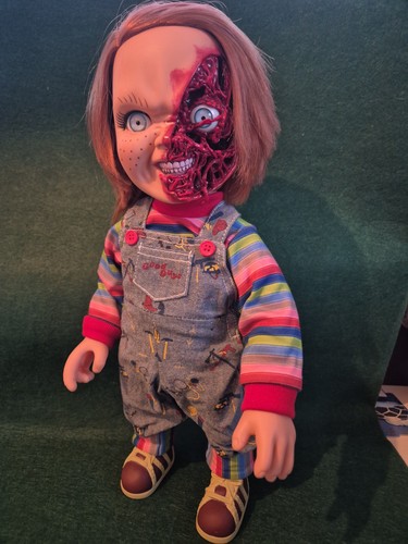 Mezco chucky doll - mezco,