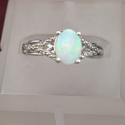 14k white gold - white, 6x8mm