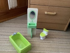 KID CRAFT  LARGE DOLLS HOUSE BATHROOM SET PLASTIC TOILET/BATH WOOD VANITY UNIT