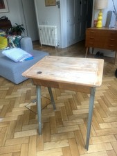 Esavian/ESA School Wood and Metal Desk 
