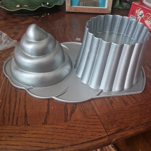 Nordic ware giant cupcake - ware,