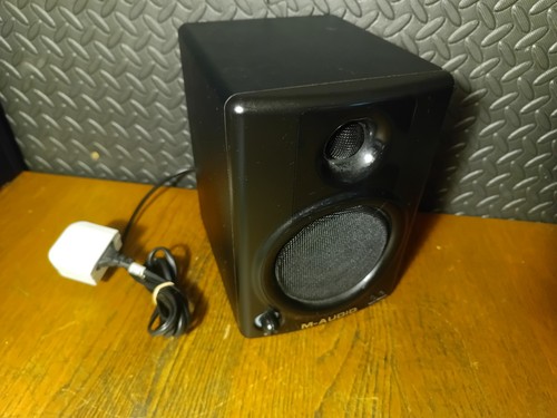 Audio av40 studio - m-audio,