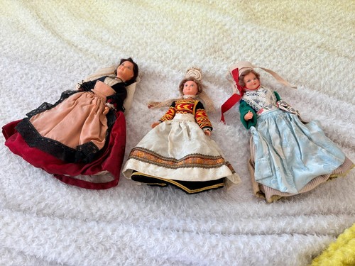 Vintage souvenir dolls - , in