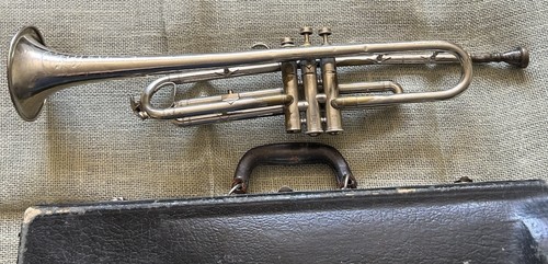 Vintage militaire trumpet - militaire,