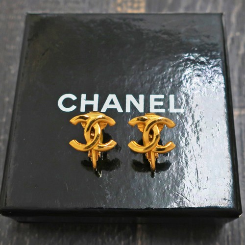 Chanel gold plated logos - gold,