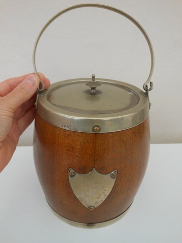 Vintage wooden barrel - , tea
