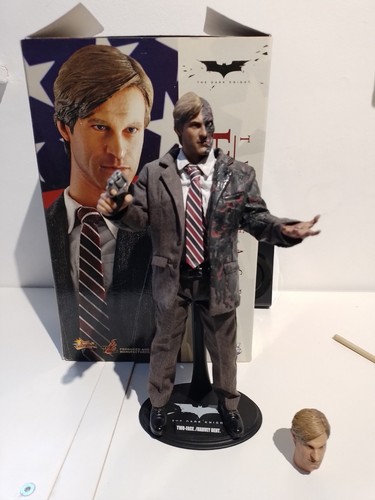 Hot toys mms81 batman two - batman,