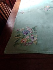SN34 Vintage Tablecloth Green