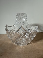 ✨ A STUNNING VINTAGE CRYSTAL CUT LEAD GLASS BASKET. ✨