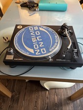 Technics SL-1210MK2 Turntable