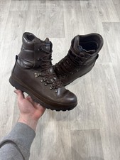 Altberg Defender Walking