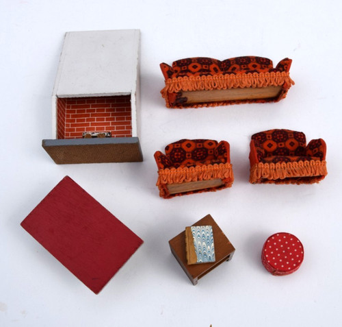 Retro 1970s doll - ’s, house