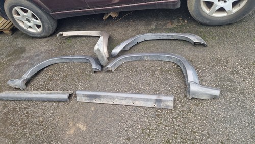 Isuzu trooper wheel arch trim - wheel,
