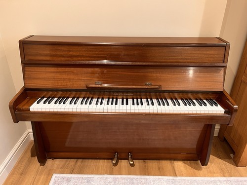 Upright piano barratt - piano, and