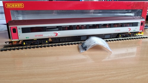 Hornby gauge r4939a cross - hornby, oo