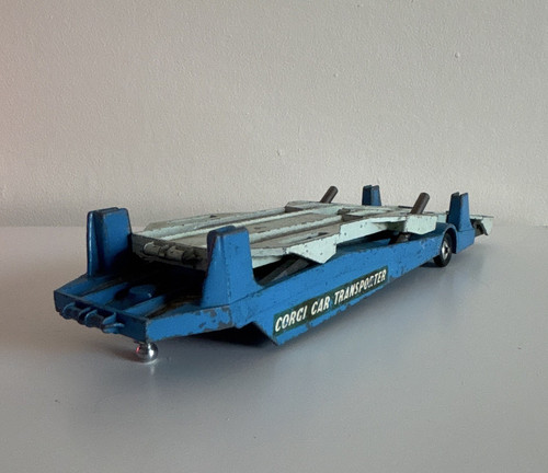 Corgi bedford carrimore car - corgi,