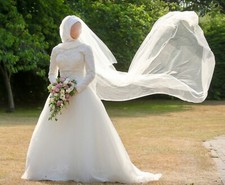 Long Sleeve Winter Bridal/Wedding Ball Gown w/ Full Tulle Skirt US 16/UK 8-10