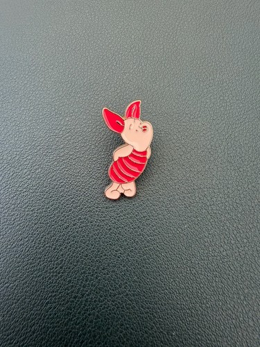Piglet pin - the,