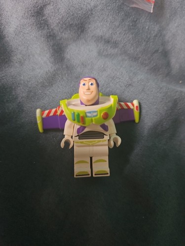 Lego buzz lightyear minifigure - lightyear,