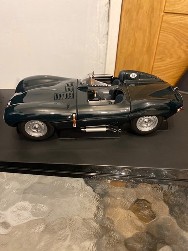 Autoart scale model - model, car