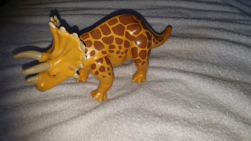 Playmobil triceratops dinosaur - triceratops,