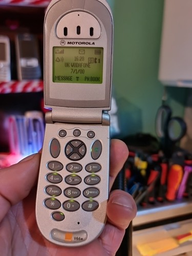 Rare vintage motorola v66e - vintage,