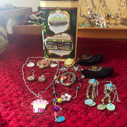 Vintage costume mixed lot - mixed,