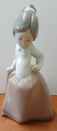 Nao porcelain figure - figure, young